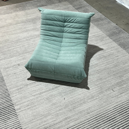 TOGO Lounge Chair
