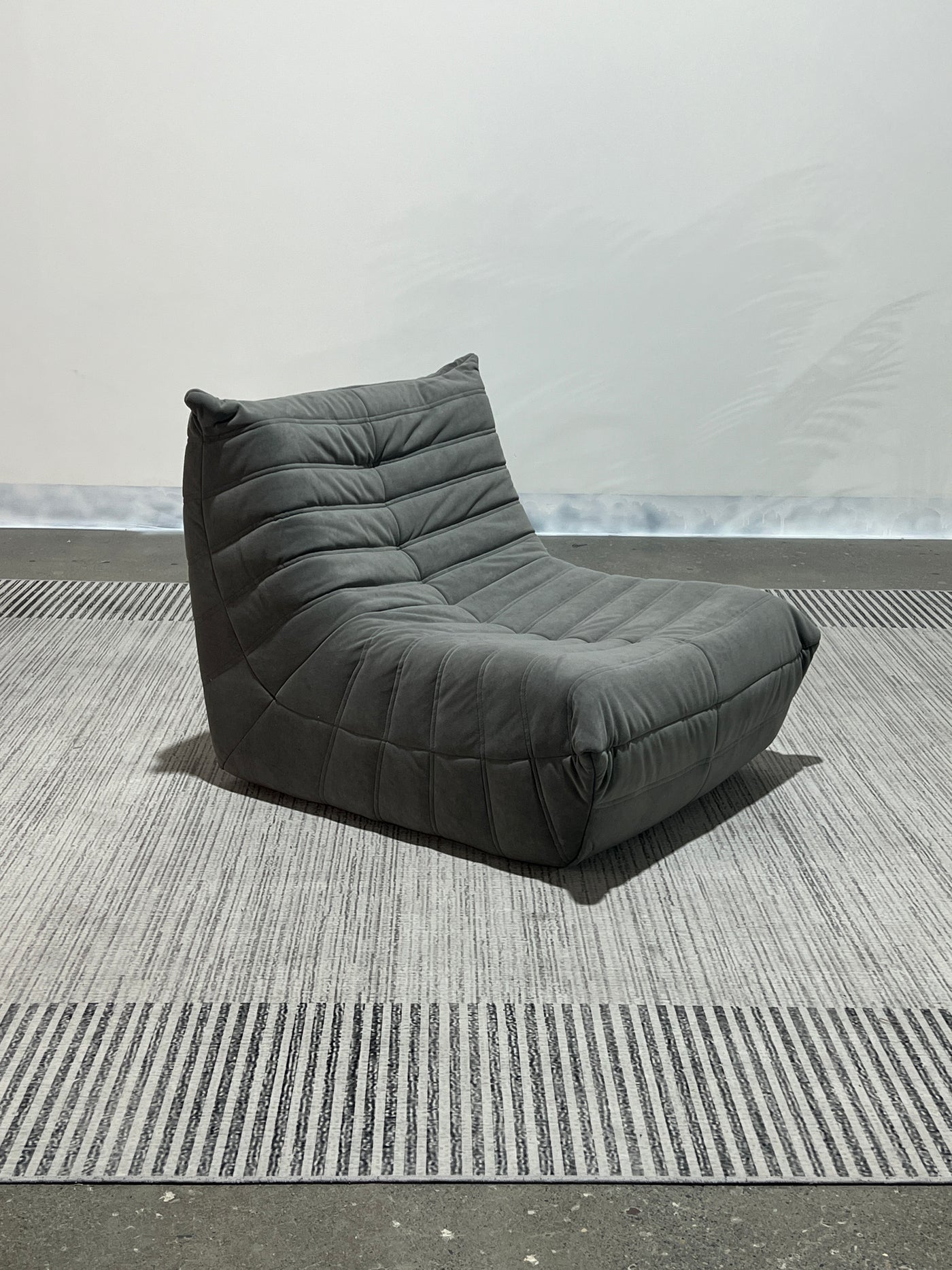 TOGO Lounge Chair